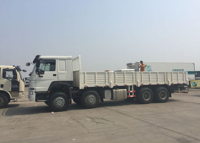 디젤 엔진 화물 트럭 SINOTRUK HOWO HW76 캐빈 30 - 60이지 톤 상부 구조