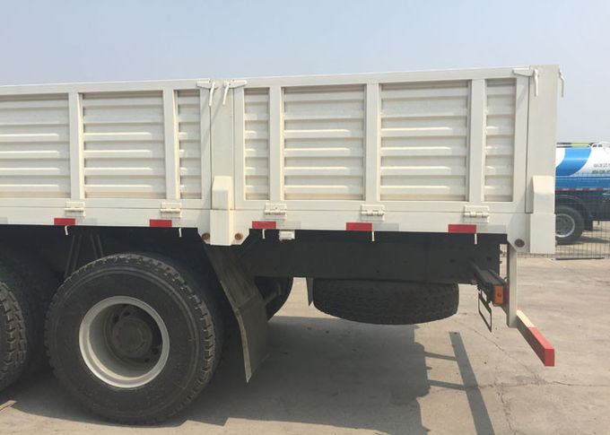 디젤 엔진 화물 트럭 SINOTRUK HOWO HW76 캐빈 30 - 60이지 톤 상부 구조