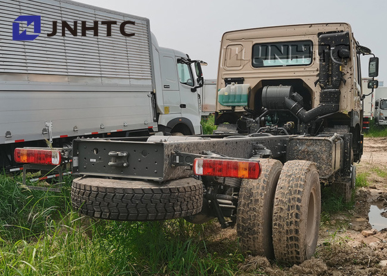 카미오네타스 HOWO 4x4 화물 트럭 디젤 엔진 무장한 LHD 또는 RHD