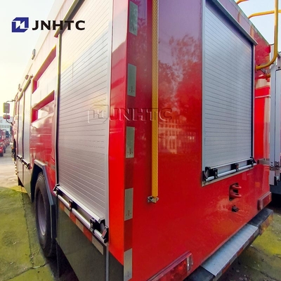 HOWO 4*4 소방 트럭 HOWO 5000L 물 폼 탱크 소방 트럭 미니 소방 트럭