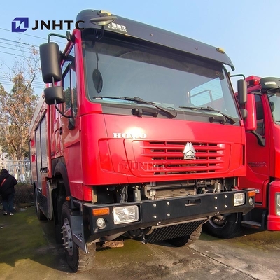 HOWO 4*4 소방 트럭 HOWO 5000L 물 폼 탱크 소방 트럭 미니 소방 트럭