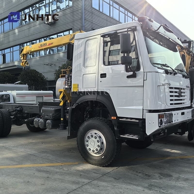 최고의 HOWO 디젤 화물 트럭 4x4 6 휠 체시 크레인 고품질