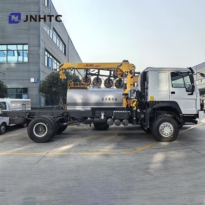 최고의 HOWO 디젤 화물 트럭 4x4 6 휠 체시 크레인 고품질