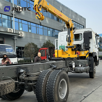 SINOTRUK HOWO 디젤 화물 트럭 4x4 크레인 6 휠 차시 낮은 가격