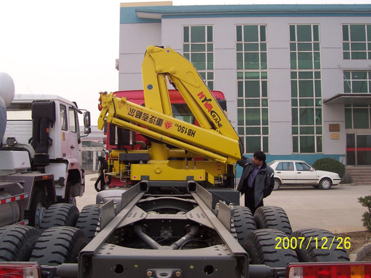 Sinotruk 트랙터 트럭은 기중기를 거치했습니다 장비 336hp 6×4 XCMG12 톤이 Crane