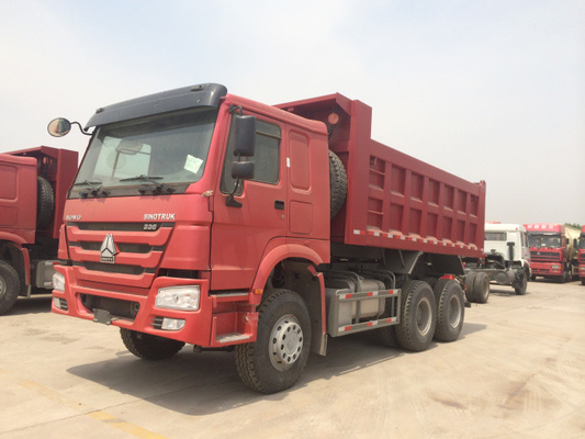 10의 바퀴 및 18m3 수용량을 가진 빨간색 336hp Sinotruk Howo 덤프 트럭