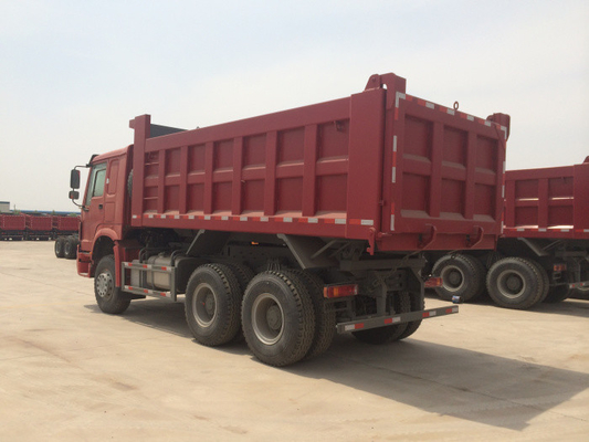 10의 바퀴 및 18m3 수용량을 가진 빨간색 336hp Sinotruk Howo 덤프 트럭