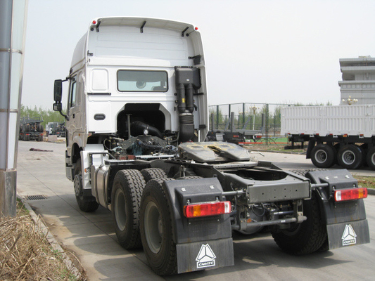 높은 충돌 저항을 가진 백색 Howo Sinotruk 6x4 트랙터 트럭 25 톤 Wd615.47