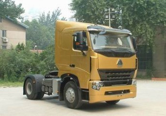 단단하고 확고한 강철 프레임 구조를 가진 371HP 원동기 그리고 트레일러