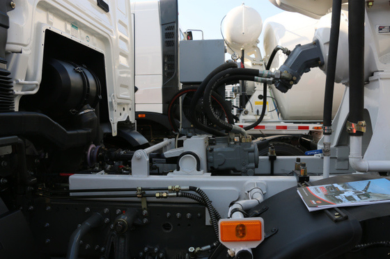 Sinotruk Howo A7 8×4 371hp 엔진과 1개의 침대를 가진 구체적인 교반기 트럭