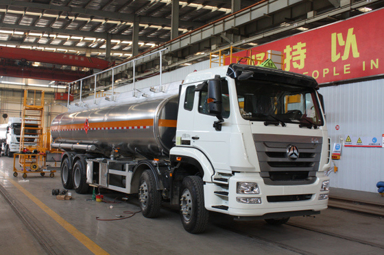Sinotruk Hohan 대량 분말 트럭, 안전 30m3 8x4 371 마력 연료유 트럭