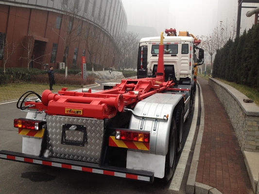 290hp Sinotruk T5G 8×4 걸이 상승 쓰레기 수거차 하나 침대 모형 Zz3317n3267c1