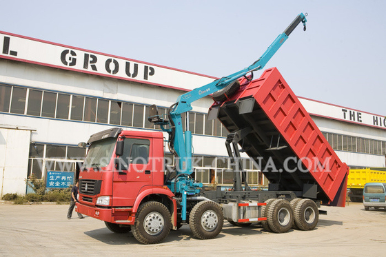 LHD 371HP 8×4 팁 주는 사람 트럭은 교통 사고를 위한 기중기 XCMG12 톤을 거치했습니다