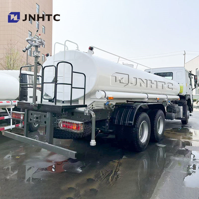 저렴한 가격 스프링클러 탱크 트럭 HOWO 물 탱크 트럭 6X4 400HP