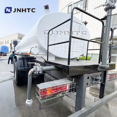 저렴한 가격 스프링클러 탱크 트럭 HOWO 물 탱크 트럭 6X4 400HP