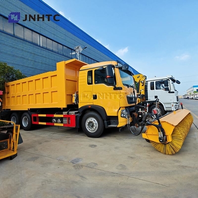 호우 TX 도로 소금 분산기 눈 녹기 기계 6X4 350HP 적합한 눈 청소 트럭