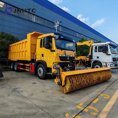 호우 TX 도로 소금 분산기 눈 녹기 기계 6X4 350HP 적합한 눈 청소 트럭