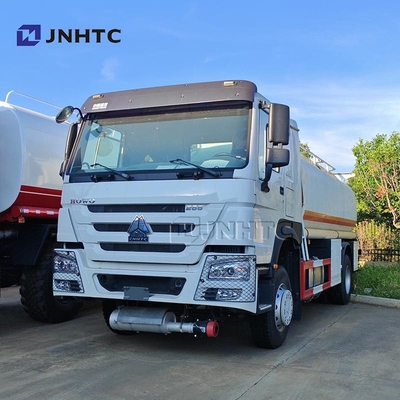 호우 오일 탱커 트럭 4X2 266HP 30000 리터 연료 운송 연료 탱커 트럭