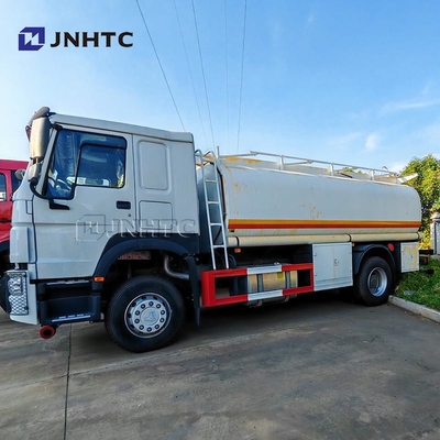 호우 오일 탱커 트럭 4X2 266HP 30000 리터 연료 운송 연료 탱커 트럭