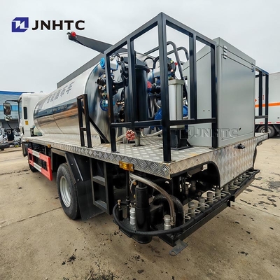 샤크만 아스팔트 분사 장비 트럭 4X2 160HP 지능형 비텀 분산기 판매