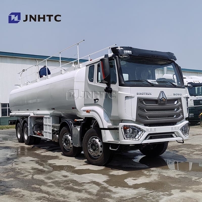 호우 NX 물 트랜스포팅 트럭 8X4 380HP 12 바퀴 중국에서 물 탱크 트럭