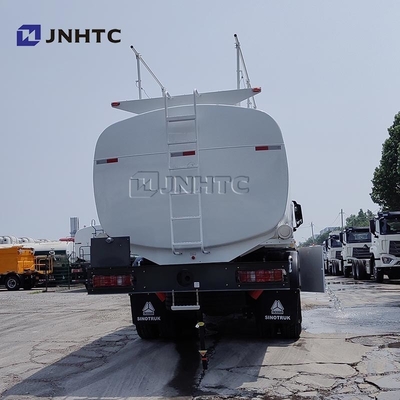 호우 NX 물 트랜스포팅 트럭 8X4 380HP 12 바퀴 중국에서 물 탱크 트럭