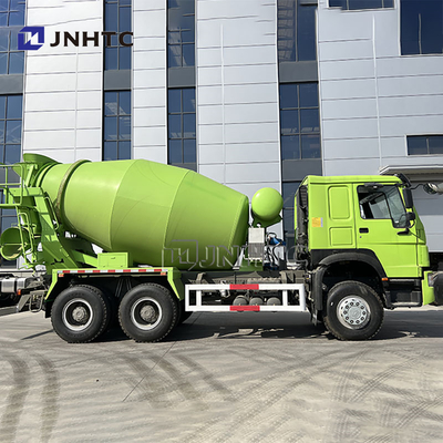 SINOTRUK HOWO 6X4 8CBM 미터 디젤 엔진 유압 콘크리트 믹서 트럭