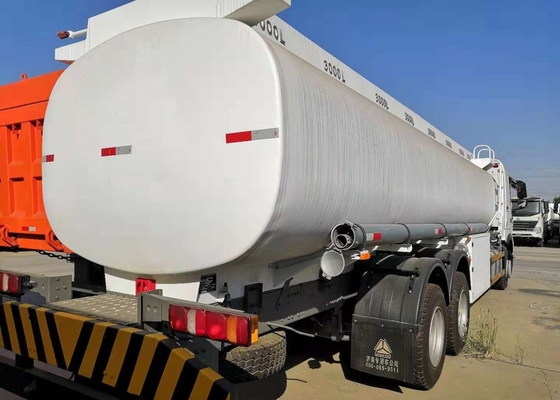 371hp 6x4 연료 탱크 트럭 SINOTRUK HOWO A7 10는 21cbm 수용량을 선회합니다