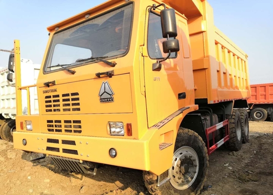 고속도로 트럭 떨어져 371HP, 노란 색깔 팁 주는 사람 트럭 짐 70 톤