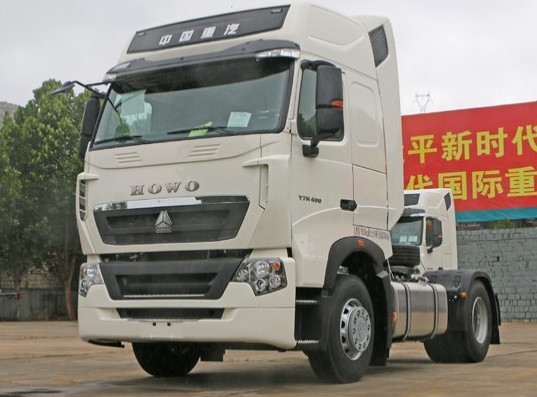 백색 SINOTRUK HOWO 4X2 원동기 트럭 트랙터 머리 336HP ZZ4257S3248V