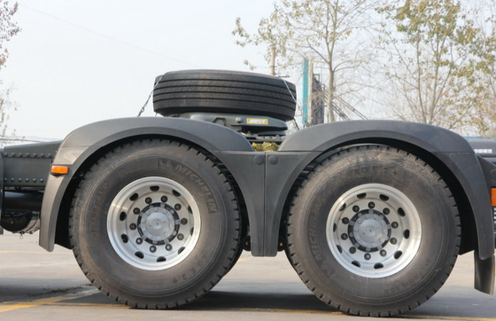 Sinotruk 371hp 420hp 트랙터 원동기 트럭 6x4 10는 50# 90# 킹핀으로 선회합니다