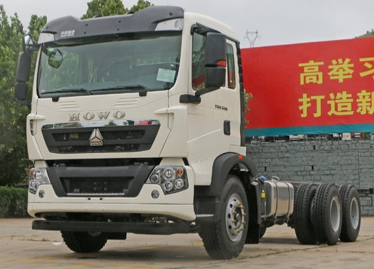 백색 색깔 SINOTRUK HOWO 6X4 무거운 화물 트럭 290HP HF7/HF9 정면 차축 40Ton