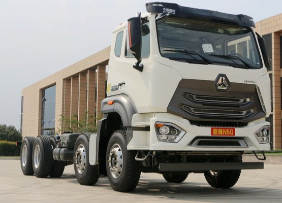 SINOTRUK HOHAN 8X4 무거운 화물 트럭 30-52 톤 ZZ1315M4666C1 낮은 연료 소모량