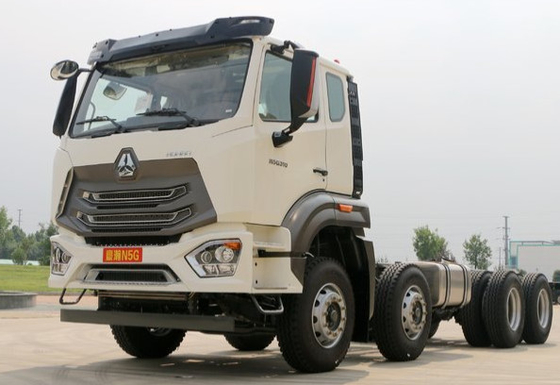 SINOTRUK HOHAN 8X4 무거운 화물 트럭 30-52 톤 ZZ1315M4666C1 낮은 연료 소모량