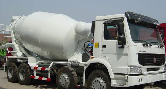 16cbm 8x4 Sinotruk HOWO 구체 믹서 트럭 통과되는 빨간 백색 색깔 20-60 톤 CCC