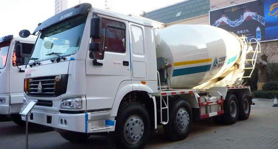 16cbm 8x4 Sinotruk HOWO 구체 믹서 트럭 통과되는 빨간 백색 색깔 20-60 톤 CCC