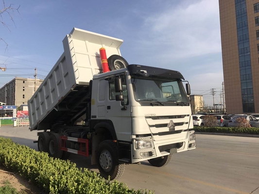 Sinotruk 6x4 10 바퀴 몸 플랫폼을 뒤집히기를 가진 덤프 트럭