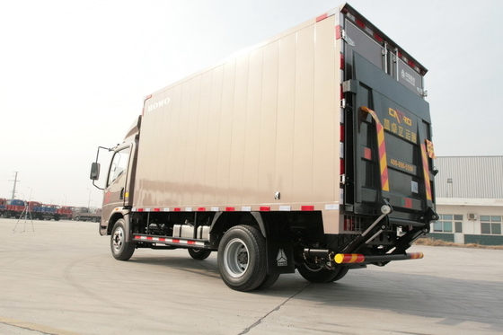 고기와 우유 수송을 위한 Sinotruk Howo7 10T 냉장고 트럭 4x2