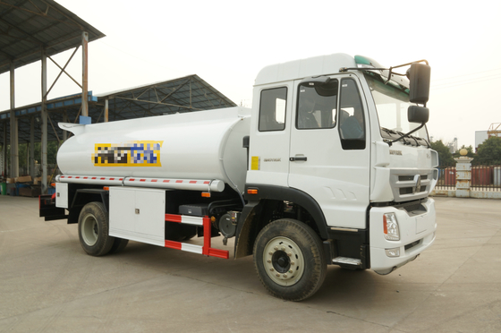 Sinotruk Howo7 가벼운 휘발유 유조 트럭 5-6 CBM 4X2 LHD 유로 140HP 연료 탱크 트레일러