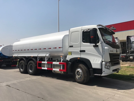 트럭 21000 리터 Sinotruk Howo A7 6x4 연료 탱크 Lhd 간격 4개 Mm 탱크