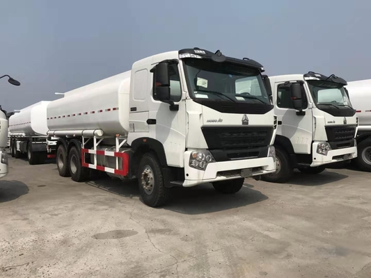 트럭 21000 리터 Sinotruk Howo A7 6x4 연료 탱크 Lhd 간격 4개 Mm 탱크