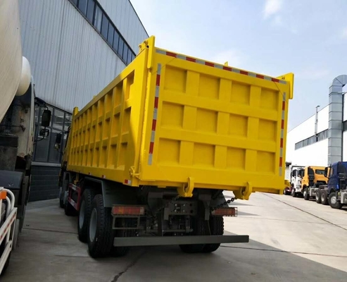 HOWO 8x4 덤프 트럭, LHD Sinotruk 팁 주는 사람 트럭 황색 색깔