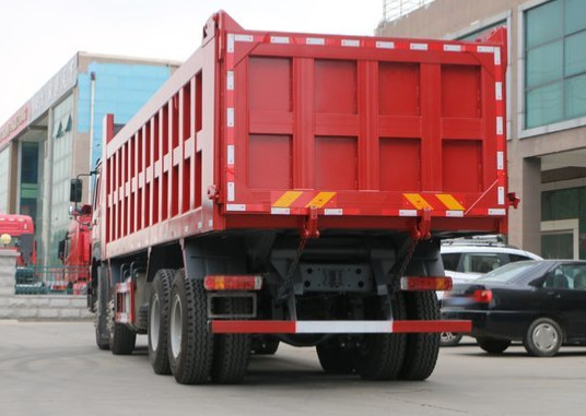 빨간색에 있는 촉진을 위한 재고 Howo 371hp 8x4 덤프 트럭