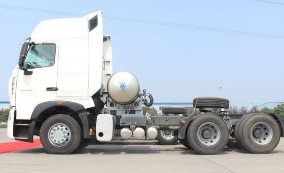 백색 SINOTRUK 371HP 원동기 트럭 10 타이어 Howo 트랙터 머리 트럭