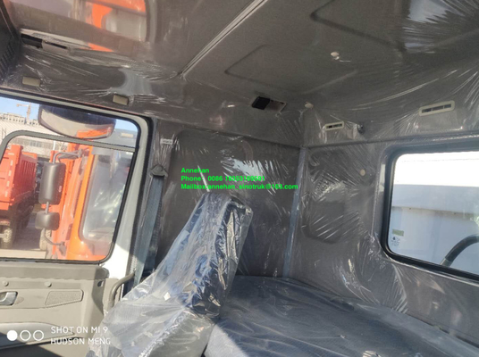 Sinotruk Howo A7 8x4 12는 30M3 덤프 트럭을 선회합니다