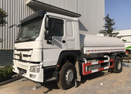 Sinotruk Howo 4x2 6x4 10000L 물분사 트럭