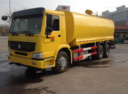 분무 장치를 가진 30000L Sinotruk Howo7 물 탱크 트럭