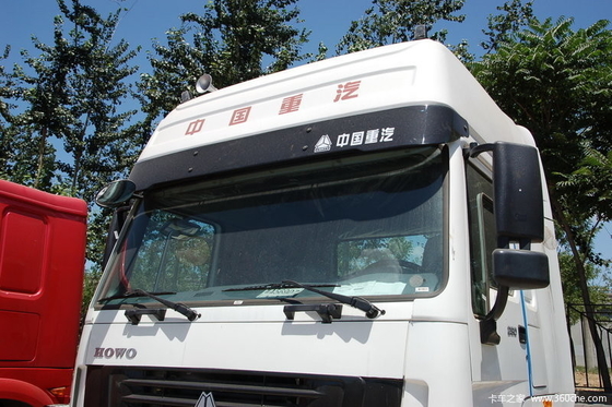 Sinotruk Howo 4x2 트랙터 머리 원동기 트럭