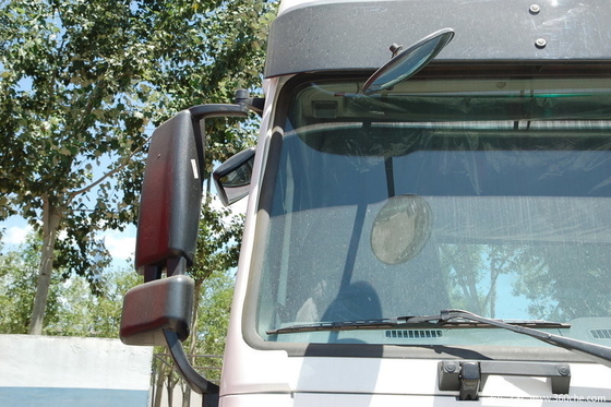 Sinotruk Howo 4x2 트랙터 머리 원동기 트럭
