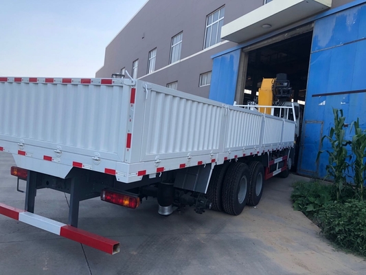 20 톤 Sinotruk Howo 8x4 트럭은 기중기 똑바른 붐을 거치했습니다